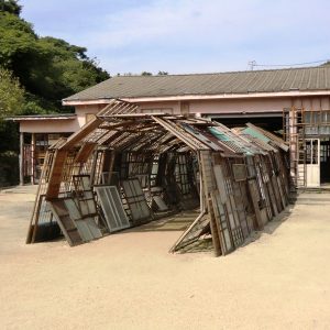 Farther Memory de Chiharu Shiota