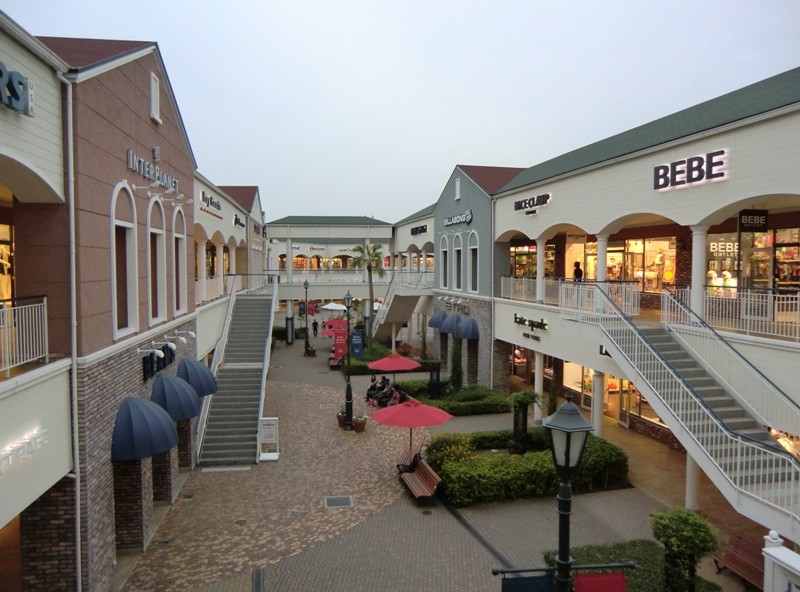 Outlet Mall à Rinku Town