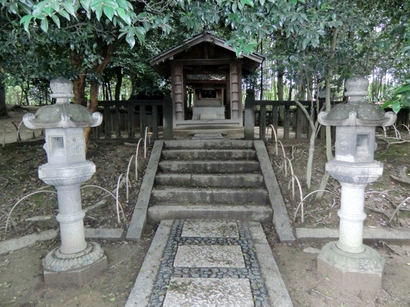 Korakuen - Yuga Jinja