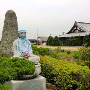 Zentsuji - Statue à l'entrée occidentale