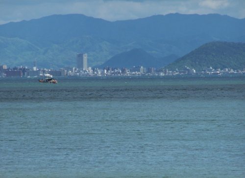 Takamatsu vue de la plage de Naoshima