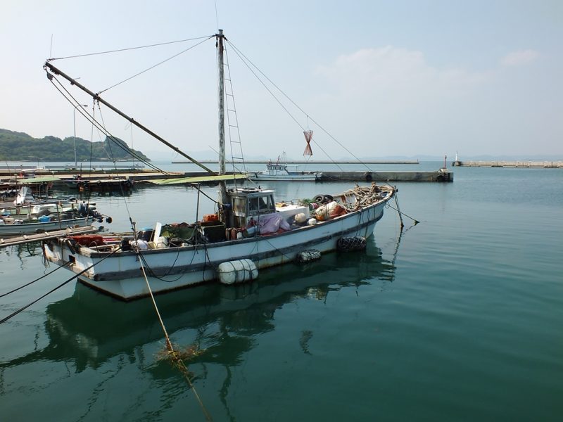 Bateau de Pêche dans le Port de Karato sur Teshima